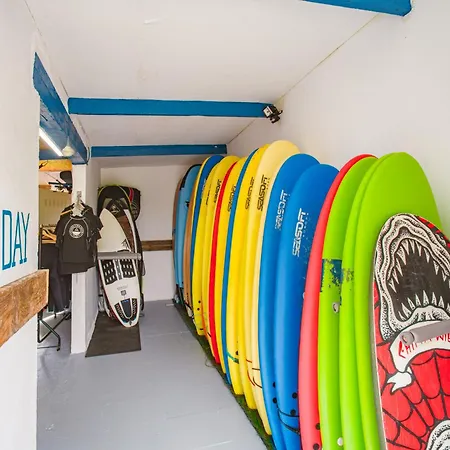 H.a.n.d Surf Guest house