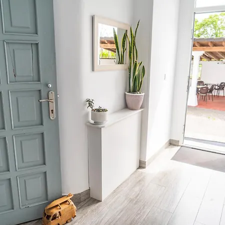 H.a.n.d Surf Guest house 3*