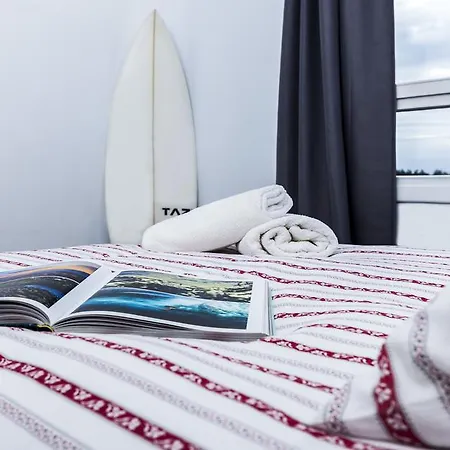 H.a.n.d Surf