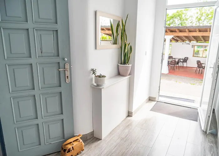 H.a.n.d Surf Guest house 3*