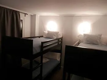 H.a.n.d Surf Guest house