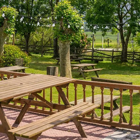 Pensionat H.a.n.d Surf 3*